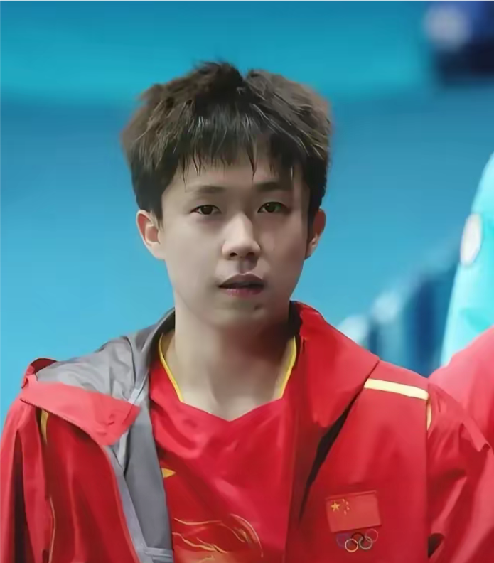 爱游戏-重返赛场引爆全场!,Doinb意外战胜巴黎圣日耳曼引发球迷热议(2025lpl第二赛段赛制解析)