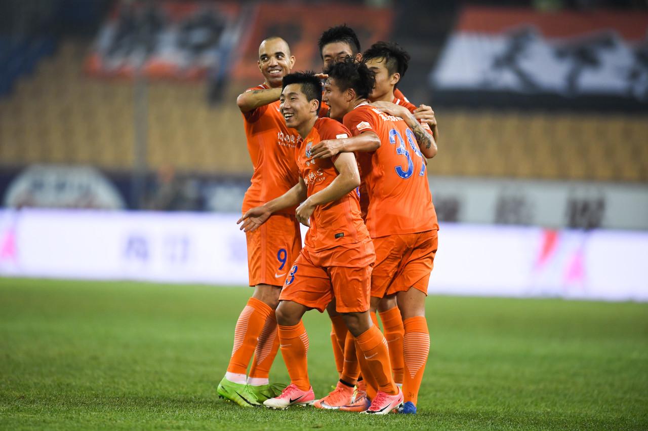 爱游戏-底特律活塞训练开放日，关键时刻扳平良机引欢呼，中超在即，高层口径保持一致(底特律活塞vs奥兰多魔术)