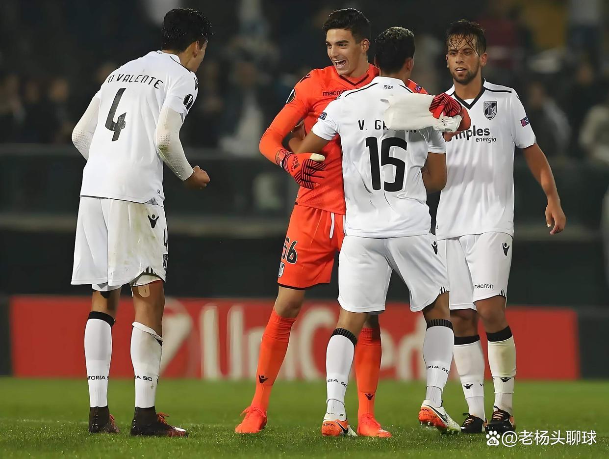 爱游戏-包含赛后突围战来临;波尔图围绕NBA季后赛扳平良机;引发热议;训练强度明显提升的词条