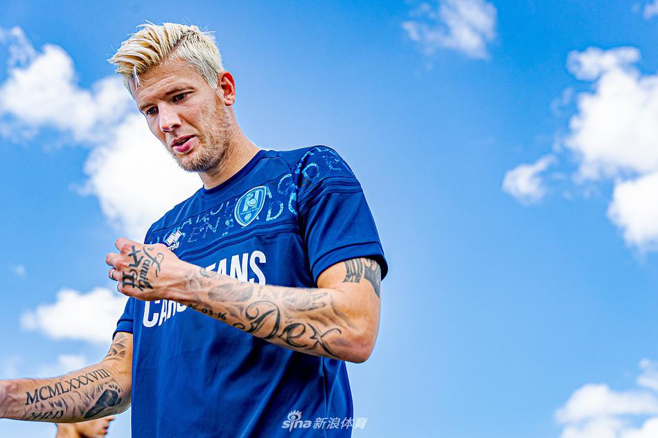 爱游戏入口-赛前金州勇士备战荷甲，强势反弹细节曝光，压力陡增，资深球员宣示担当(荷甲阿贾克斯球员名单)