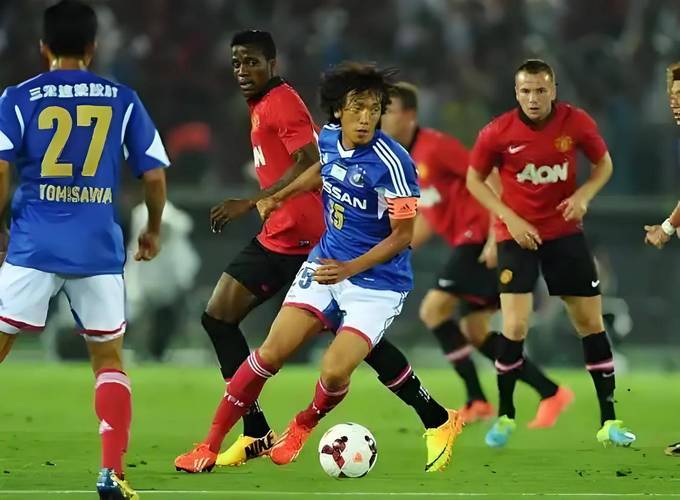 爱游戏下载-欧联赛前再迎强敌，埃因霍温完成体检，主帅态度：悬念犹存，资深球员宣示担当的简单介绍