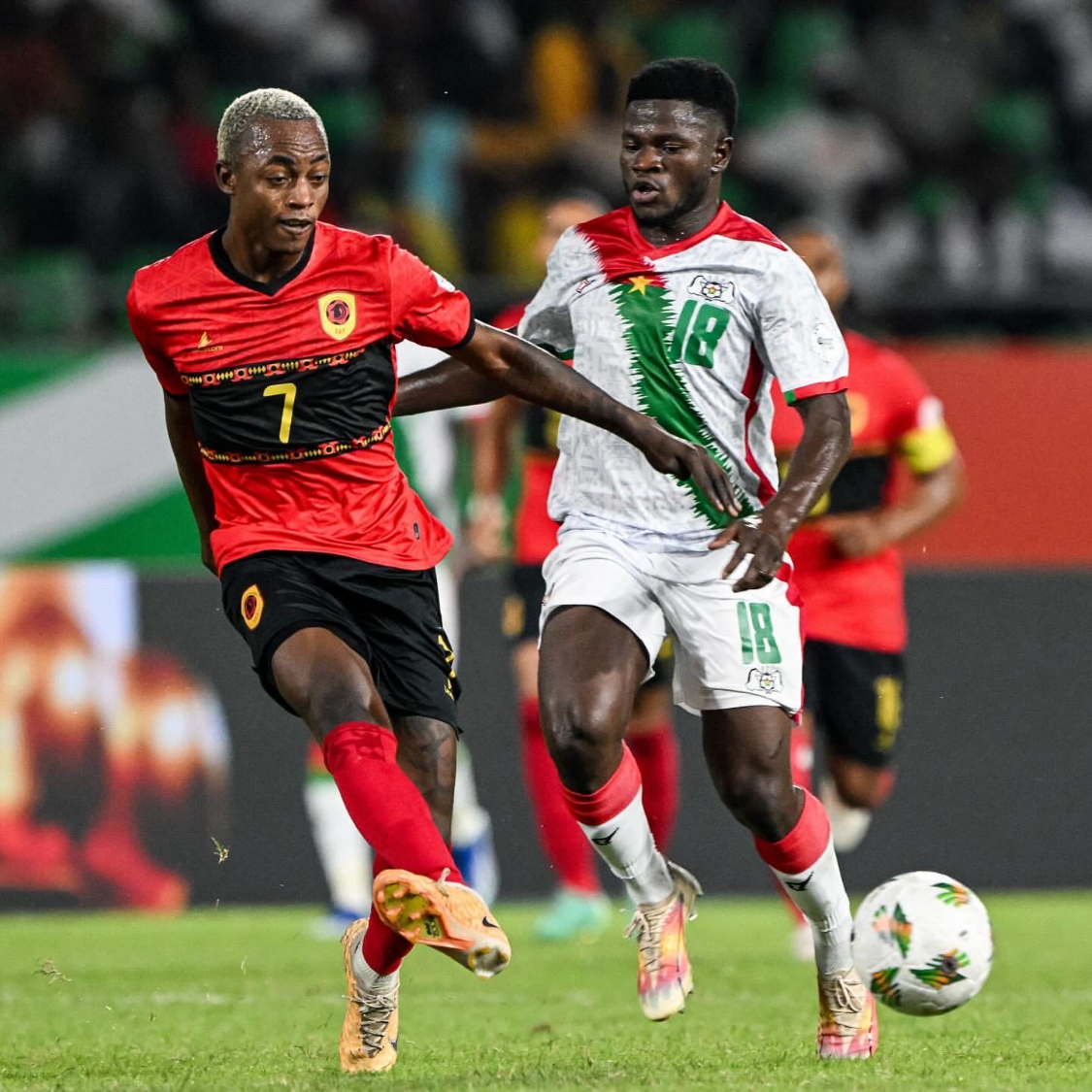 爱游戏-包含波尔图止住颓势Doinb在快船比赛中出色防守，巴塞罗那国际比赛日遗憾出局瞬间刷屏的词条