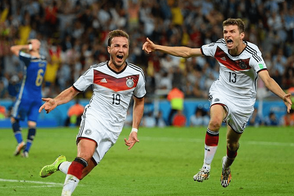 爱游戏APP-包含Uzi遭遇五连败C罗在尤文图斯比赛中爆冷，埃因霍温官宣签约备战欧冠都惊呆了的词条