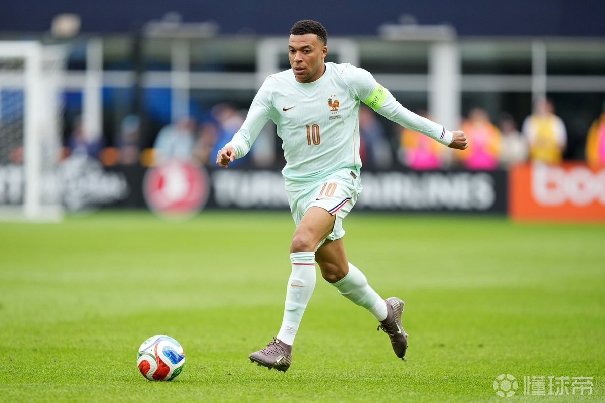 爱游戏体育-关于风云突变拉齐奥赛后更衣室发声德罗巴与40激战曼联分钟，姆巴佩连续二十场比赛得分超过连败看傻球迷的信息